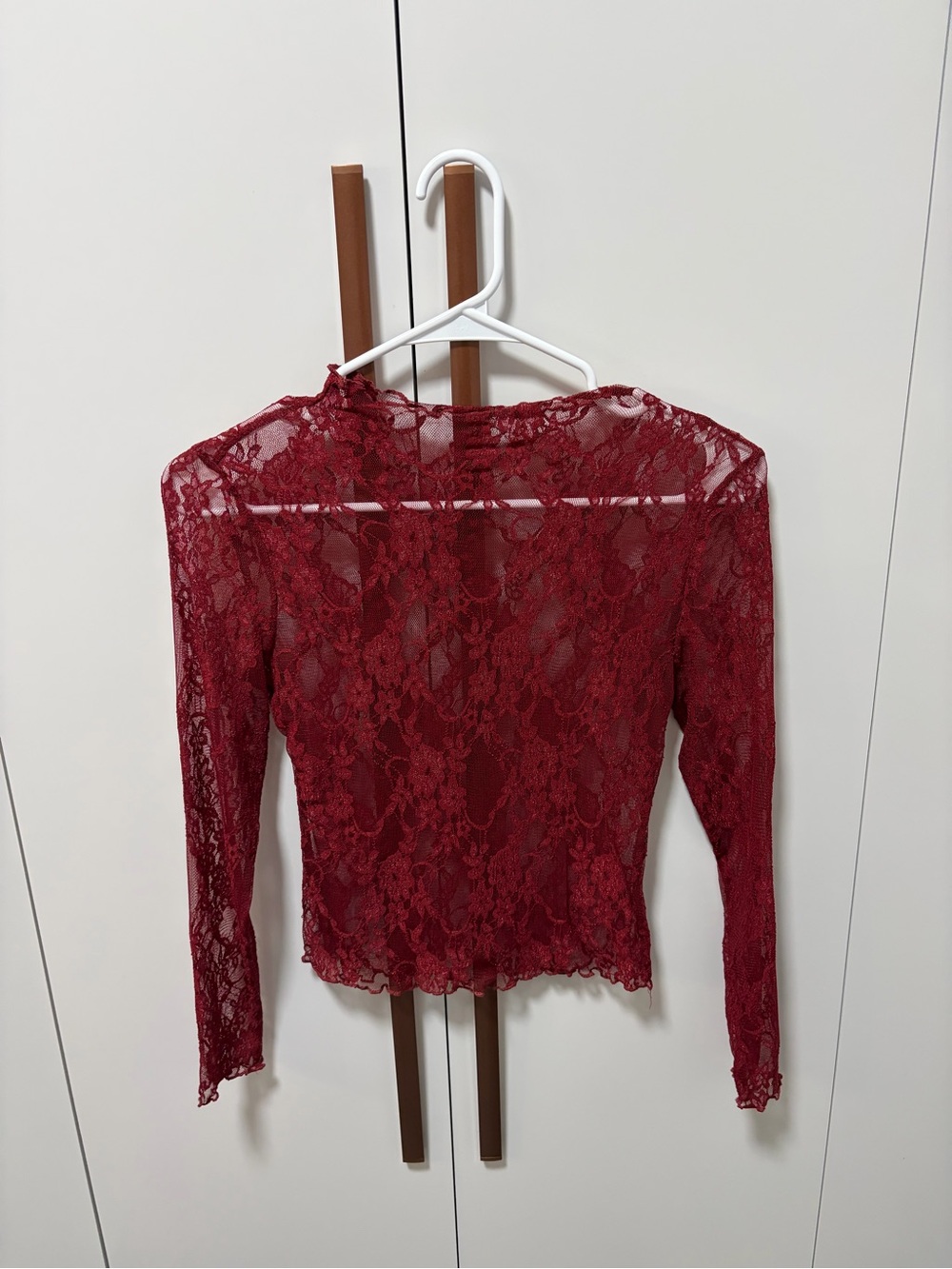 Women’s Lace Long-Sleeve Top - Red